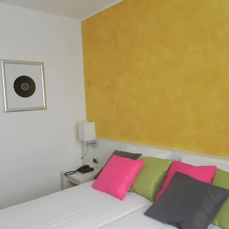 Ibis Styles Vintage Rom